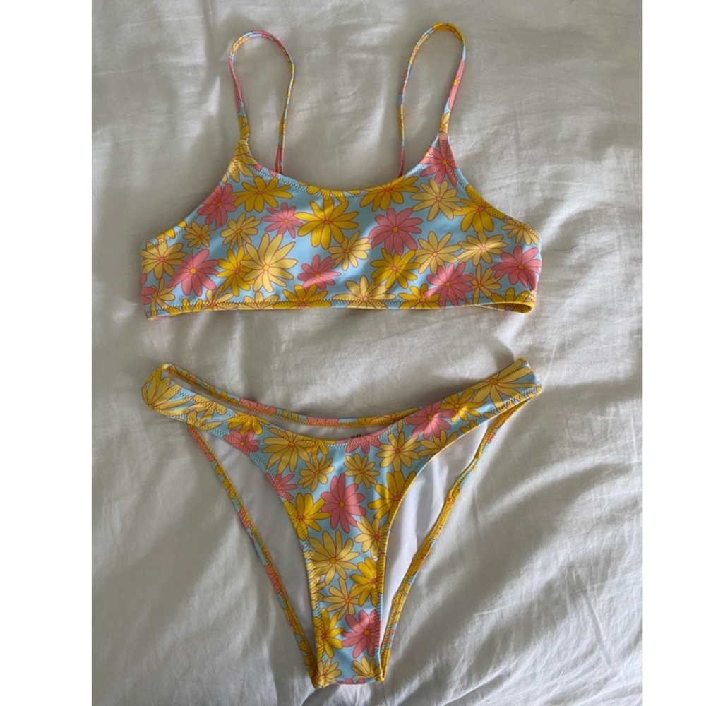 Floral bikini!